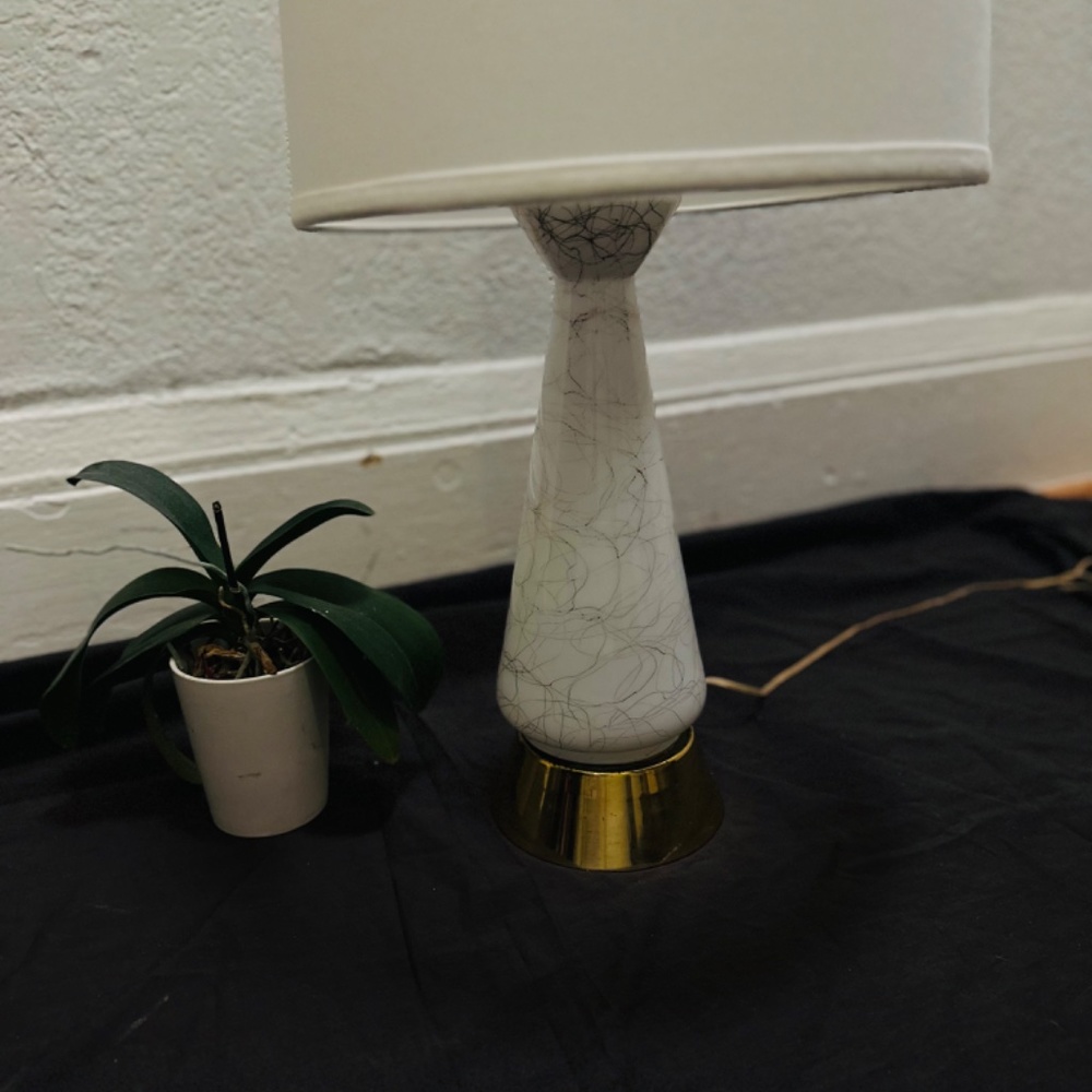 Midcentury Atomic Table Lamp Gold leaf and white. - Picture 4 of 4